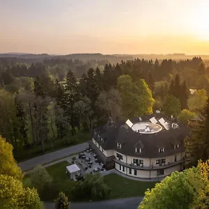https://golf-hotel-morris.marianskelaznehotels.net